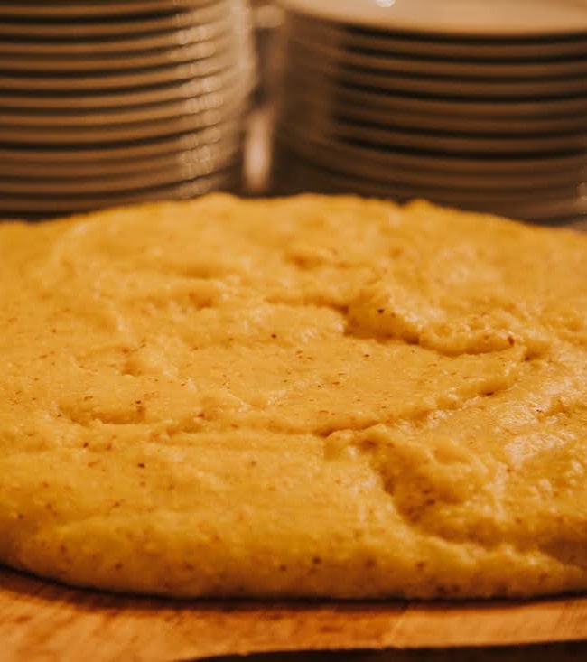 Polenta nostrana per piatti tradizionali e gustosi. Fa Eventi, Vicenza.